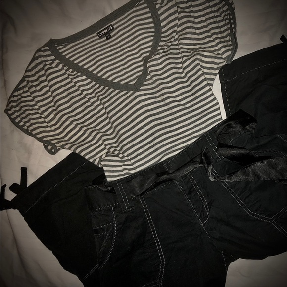 2/$15🆑LIKE 🆕 Express Gray Stripe V-Neck Sweater - Picture 3 of 10